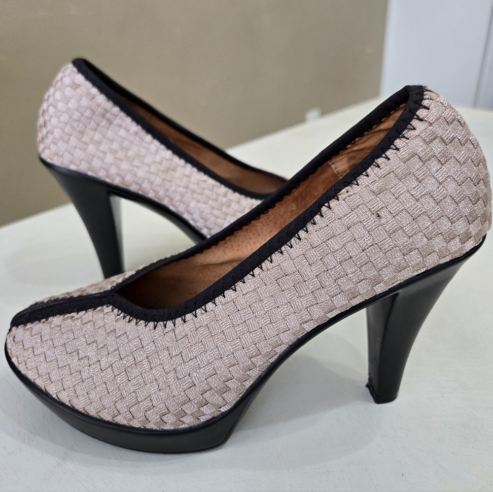 bernie mev. Women's Heels in Rosegold and Black